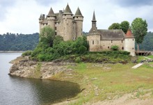 TRAVEL_Castle_France_Lanobre_ChateaudeVal_shutterstock_83412988