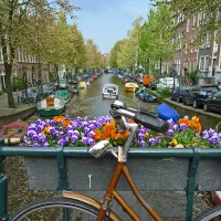 TRAVEL_Amsterdam_Canal_shutterstock_32875579