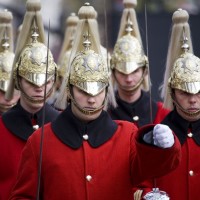 TRAVEL_London_Royal_Changing_Guards_shutterstock_41073229