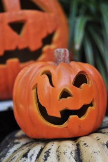 FEATURES_TimeTo_Pumpkin_Carved_sh_107199038