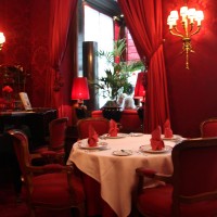 TRAVEL_Vienna_HotelSacher_Red_RoteBar_Restaurant_SM_IMG_4481